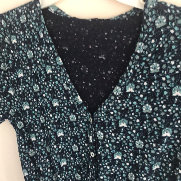 Lucky brand , Navy , size medium T shirt , button with bow on bottom - Picture 2 of 5